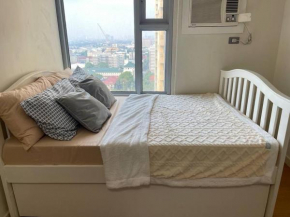 Studio with Queen size Bed in 8Adriatico Manila